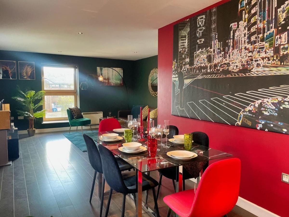 Historic Clock Tower Apartment With Rooftop Terrace And Free Secure Parking Sheffield Exterior foto