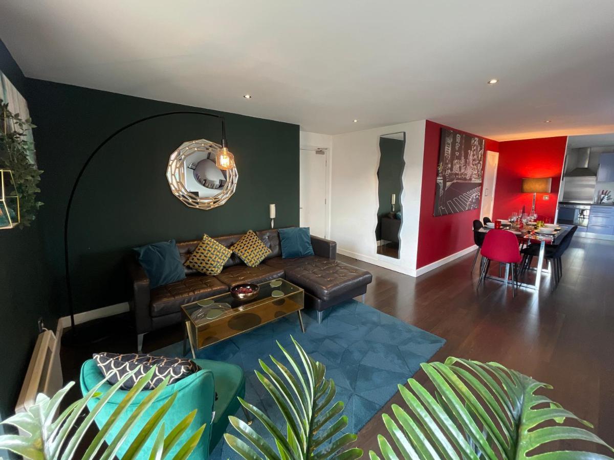 Historic Clock Tower Apartment With Rooftop Terrace And Free Secure Parking Sheffield Exterior foto