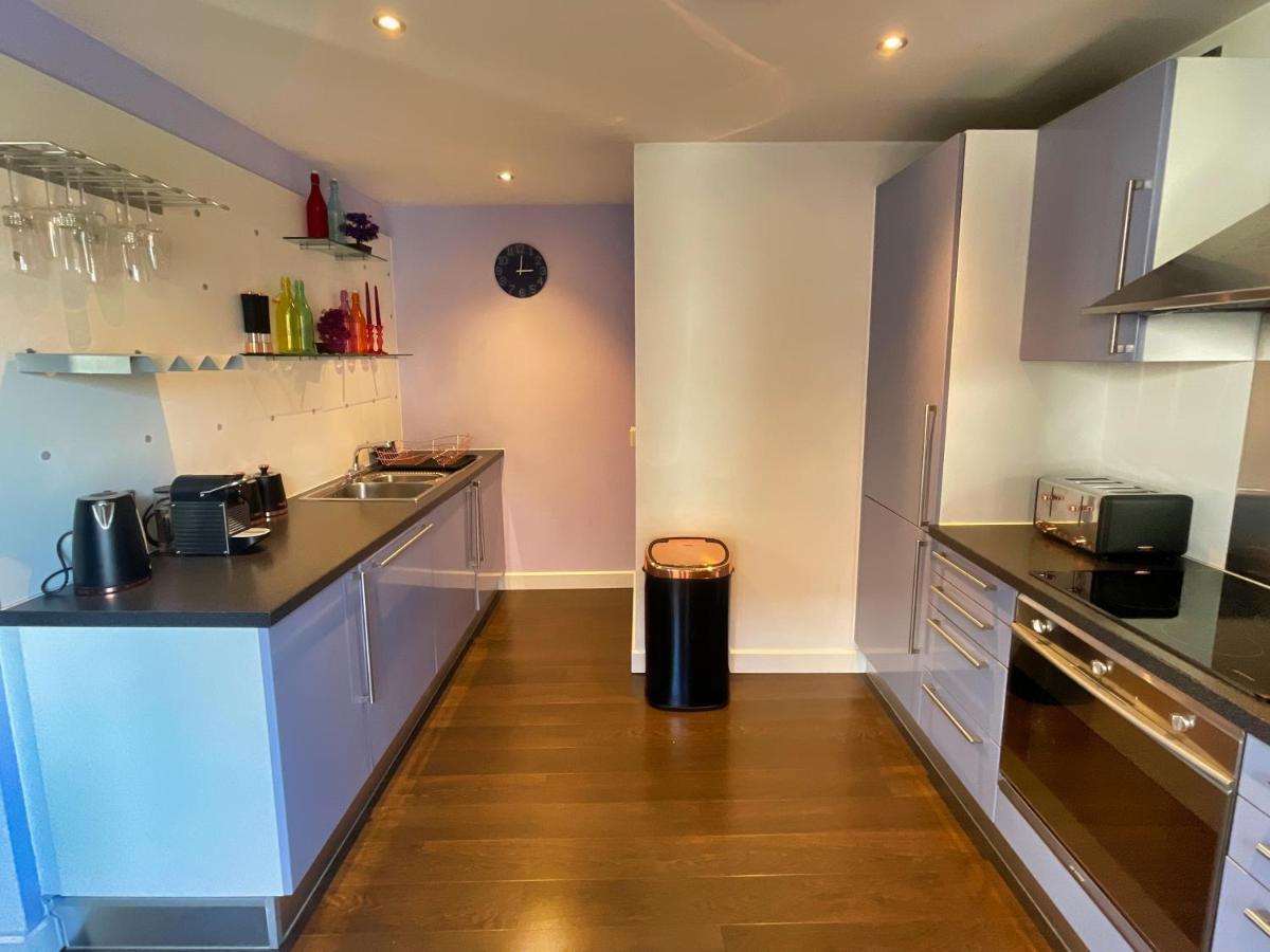 Historic Clock Tower Apartment With Rooftop Terrace And Free Secure Parking Sheffield Exterior foto