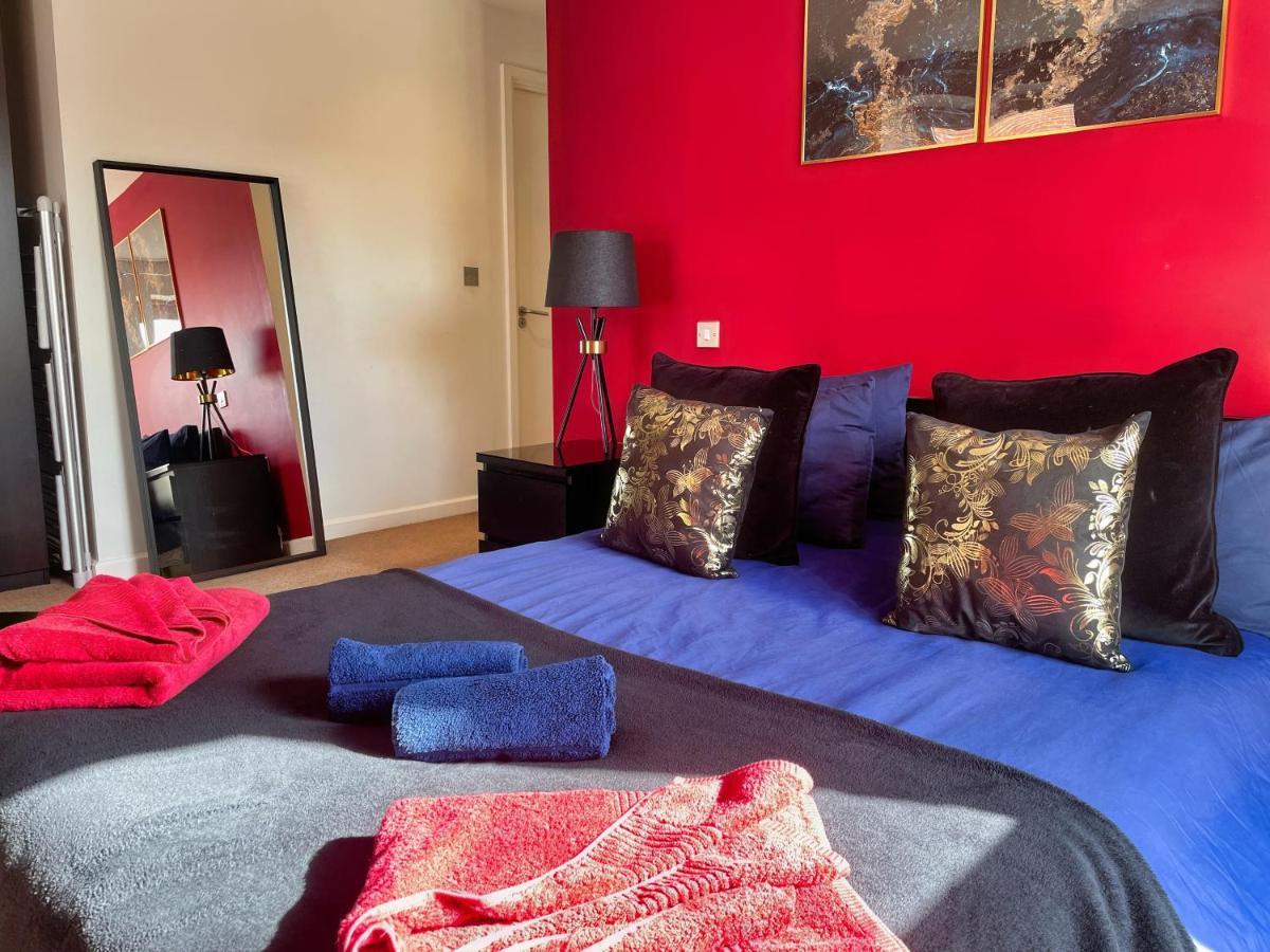 Historic Clock Tower Apartment With Rooftop Terrace And Free Secure Parking Sheffield Exterior foto